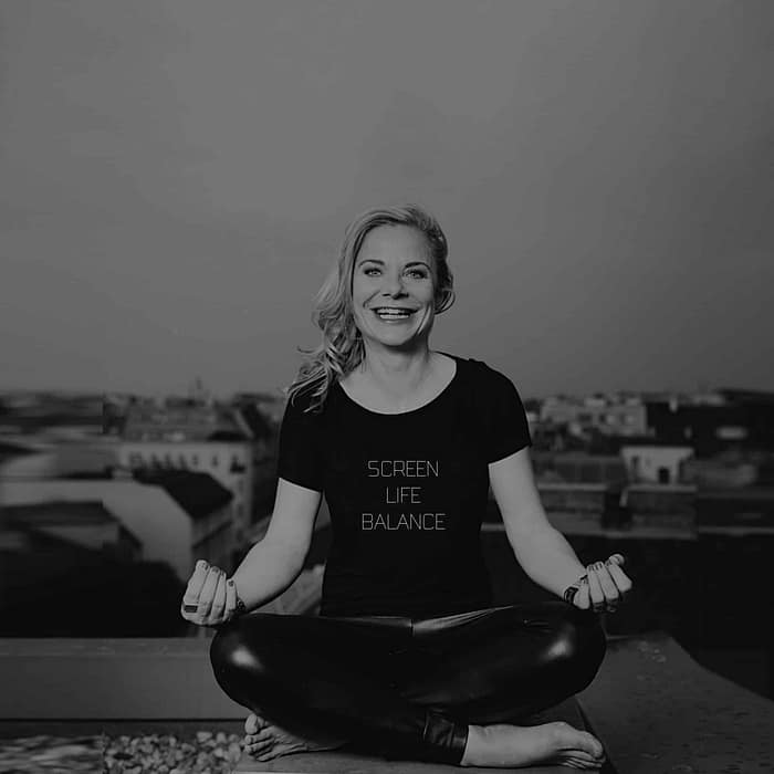 Digital-Detox-Pionierin Anitra Eggler meditiert